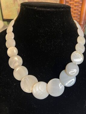 Elegant White Mother-of-Pearl Disc Necklace - Classic Women's Jewelry